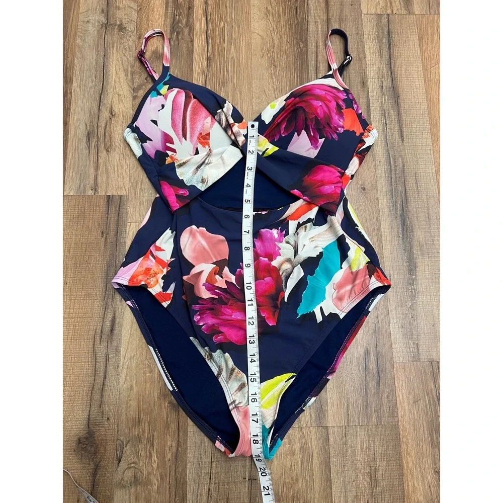 Kenneth Cole Floral Cut-Out One Piece Swimsuit L Twist Front‎ Tropical Print